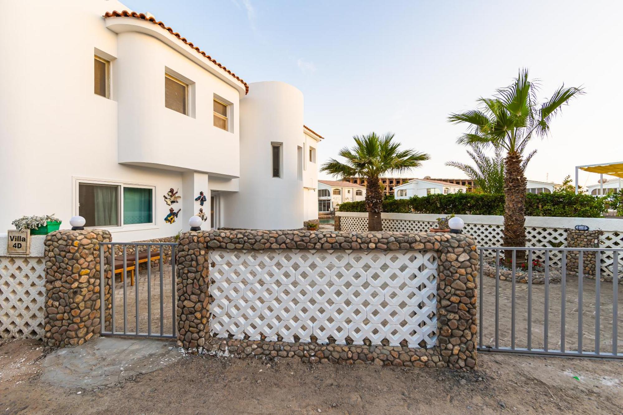 Aden Beach - Sea View Room With Beach Access In Villa Hurghada Eksteriør bilde
