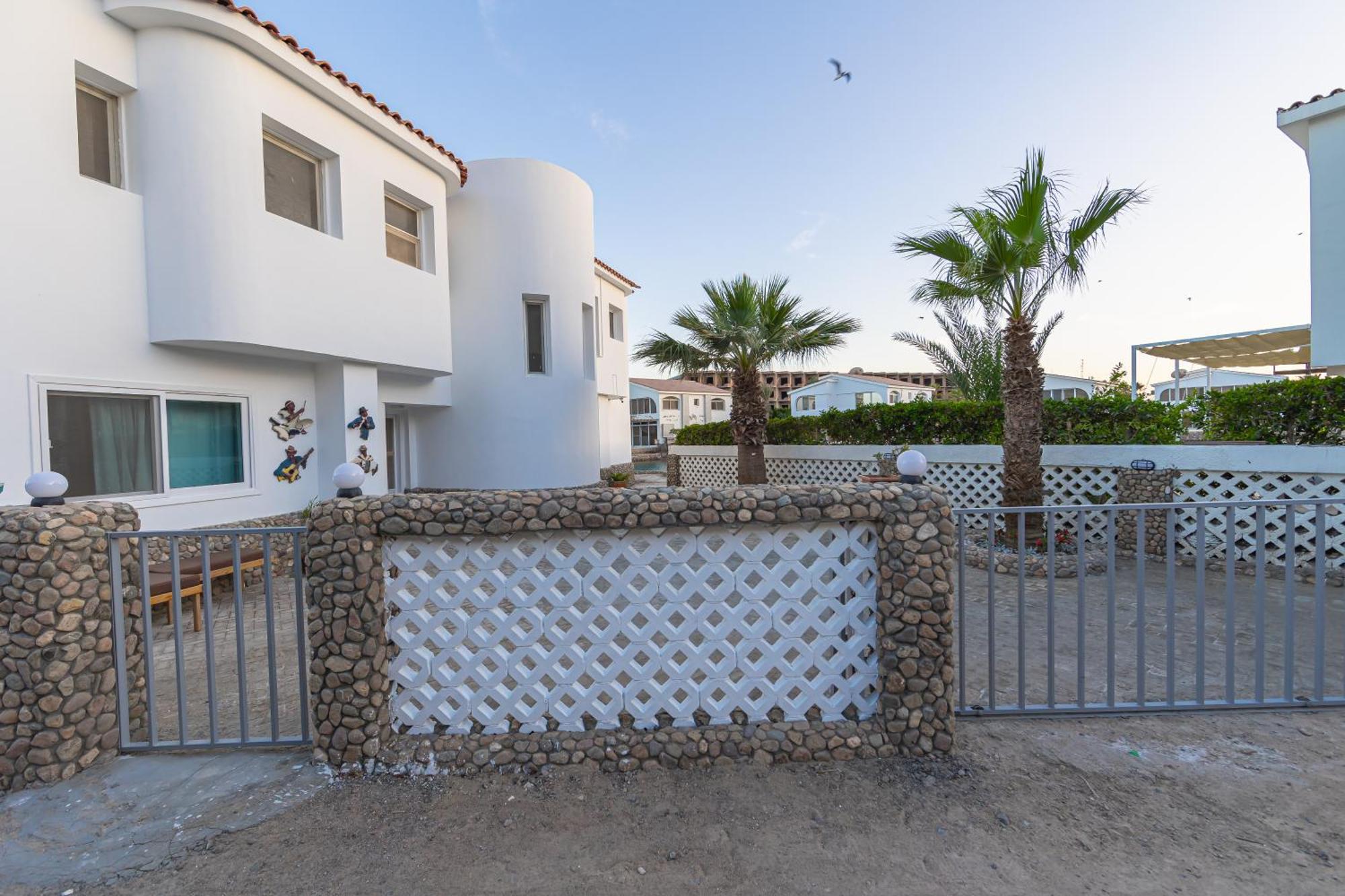 Aden Beach - Sea View Room With Beach Access In Villa Hurghada Eksteriør bilde