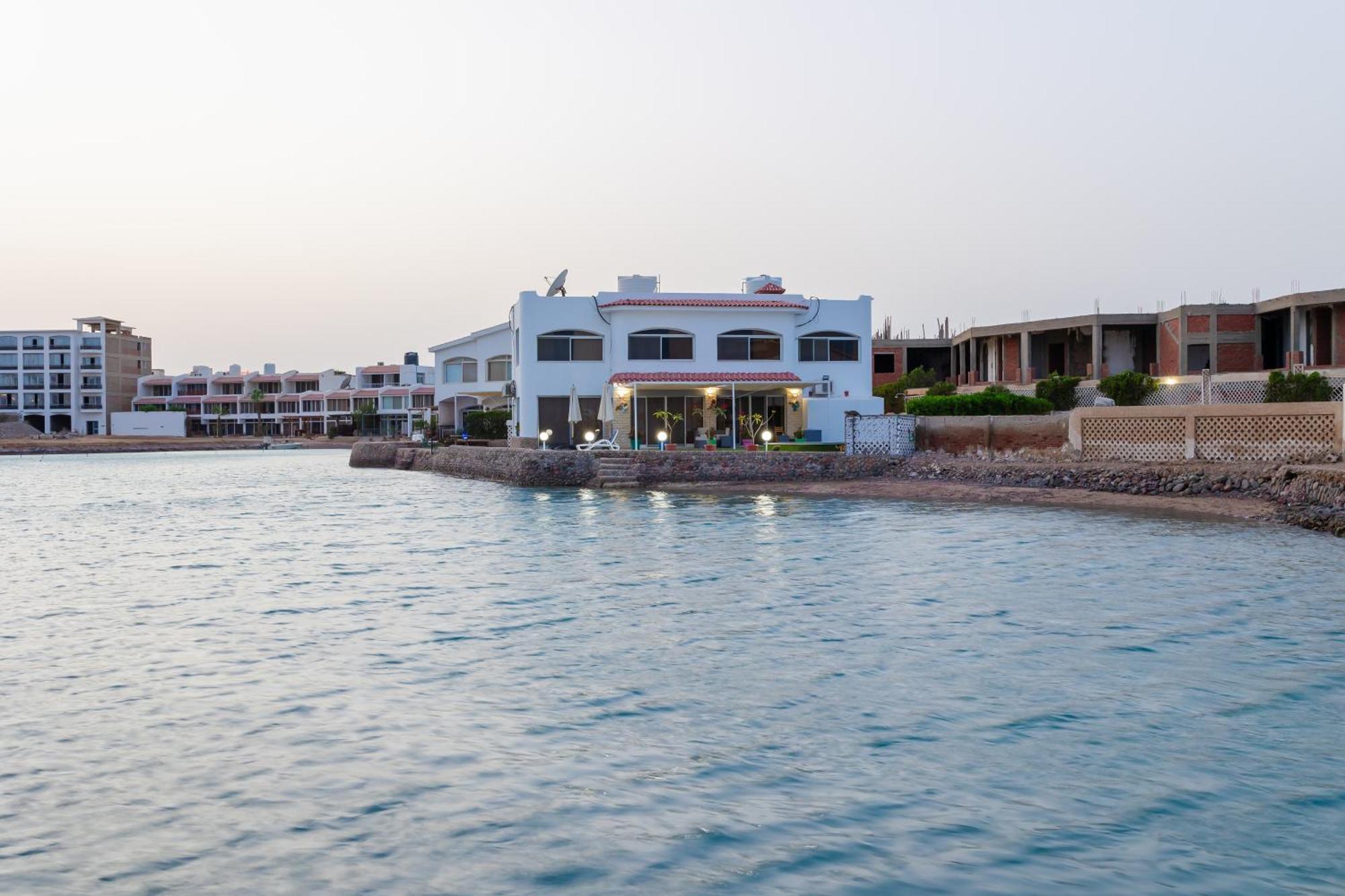 Aden Beach - Sea View Room With Beach Access In Villa Hurghada Eksteriør bilde